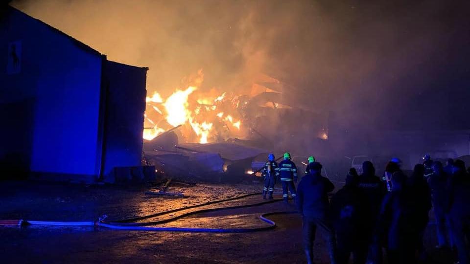 V Oldřichově na Tachovsku hořel jezdecký areál