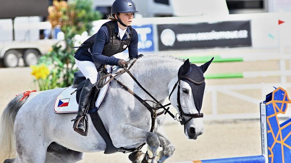 Hasnedlová jako jediná česká bezchybná v závěru CSI2* v Ebreichsdorfu