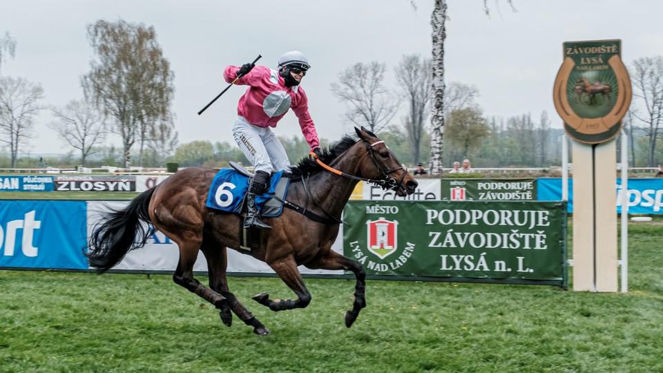 Kratochvílovo kouzlo trvá. Osmou Prvomájovou vyhrál na Antalgique 