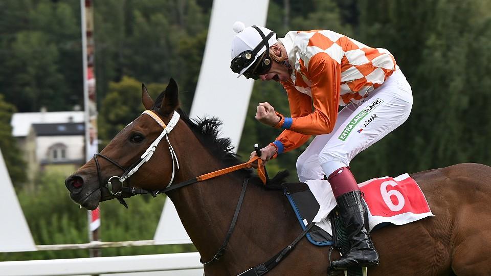 Giannah klasickou vítězkou, v Oaks slavila úspěch stájová taktika