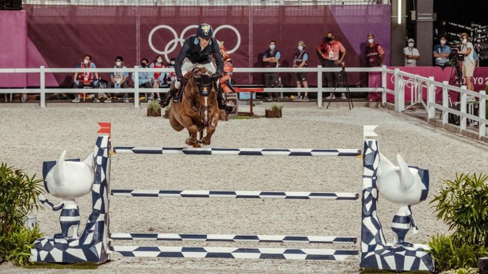 King Edward je bosý. A není sám! Trend barefoot ve sportu začíná sílit