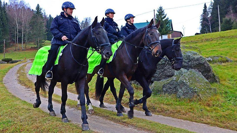 V Libereckém kraji vznikl oddíl jízdní policie. Dohlédne na pohraničí