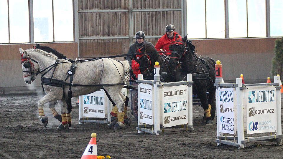 Equinews: V Hradištku začal Zimní pohár. Boj o fiakry v centru Prahy