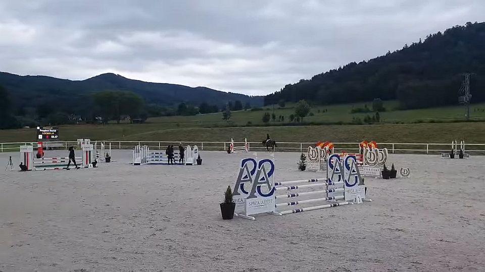Živě: Premiéra Velké ceny Jítravského Dvorce. Sledujte ji na EquiTV