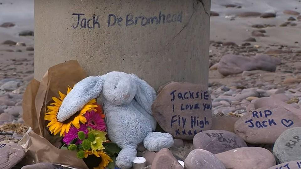 Irsko oplakává Jacka de Bromheada. Chlapec zahynul při dostihu poníků