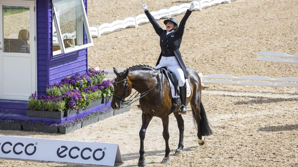 Krása, soulad, elegance. Drezurní sezona 2022 hledáčkem fotografů FEI