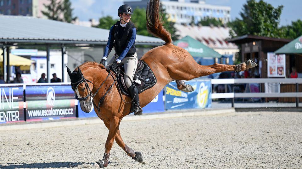 Ivona Butcher: S první kavaletou Bondy zakvičí a zapíná sportovní mód