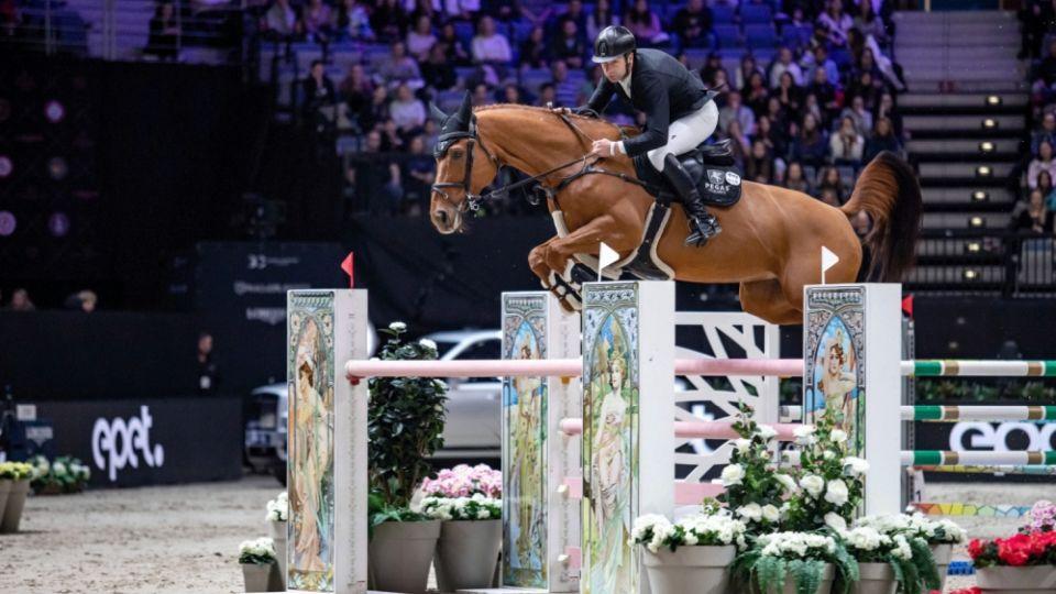 Vítězství v Grand Prix CSI2* v Šamoríně vybojoval Jiří Hruška s Reiky