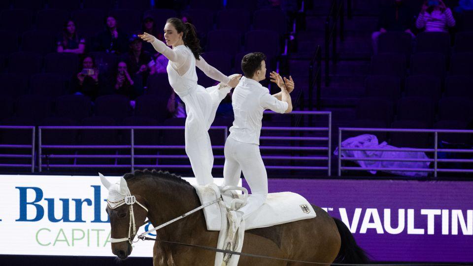 Vysoko nad zemí. Němci kralovali ve finále voltižního Světového poháru