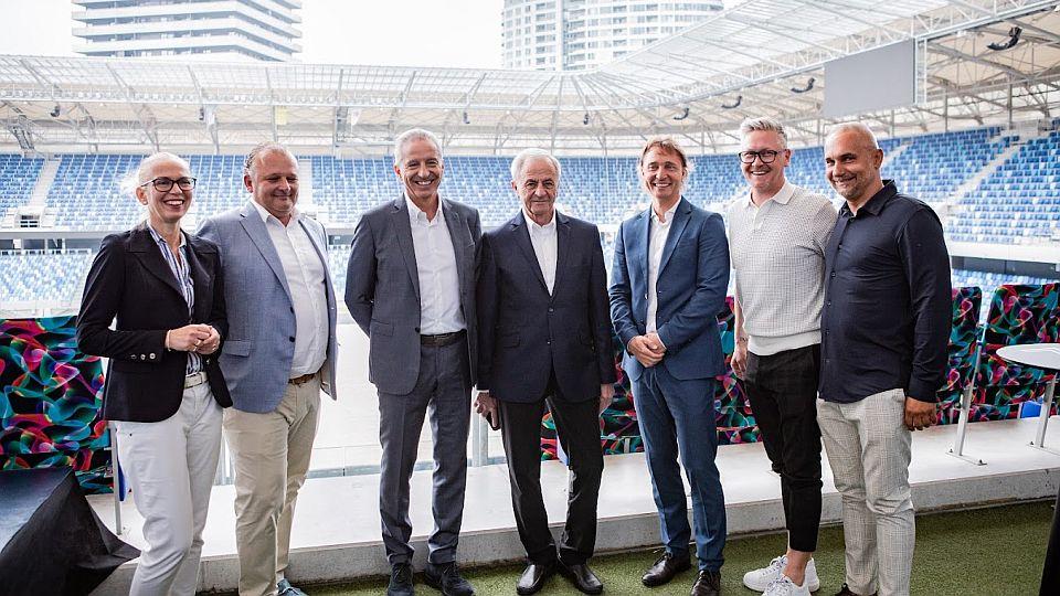 Největší koňská akce na Slovensku začíná. První koně jsou na stadionu