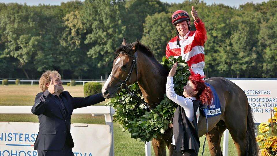 Gaspariniho nástupce i Piggottova igelitka. Slovenskému derby k výročí