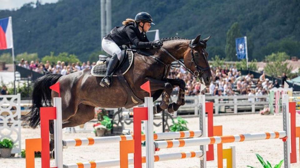 Nasty ráda dostává krmení jako první ve stáji, říká Kateřina Bubáková