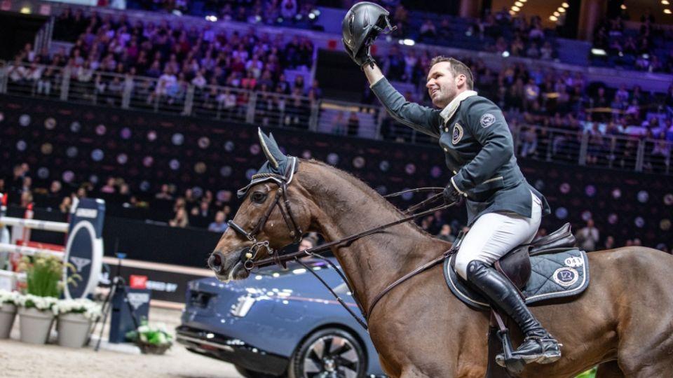 Kůň, který zvedl O2 arenu na nohy. Špičkový atlet Zineday nemá slabinu