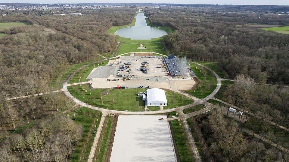 Do startu olympiády zbývá 70 dní. Jezdecká aréna ve Versailles již roste