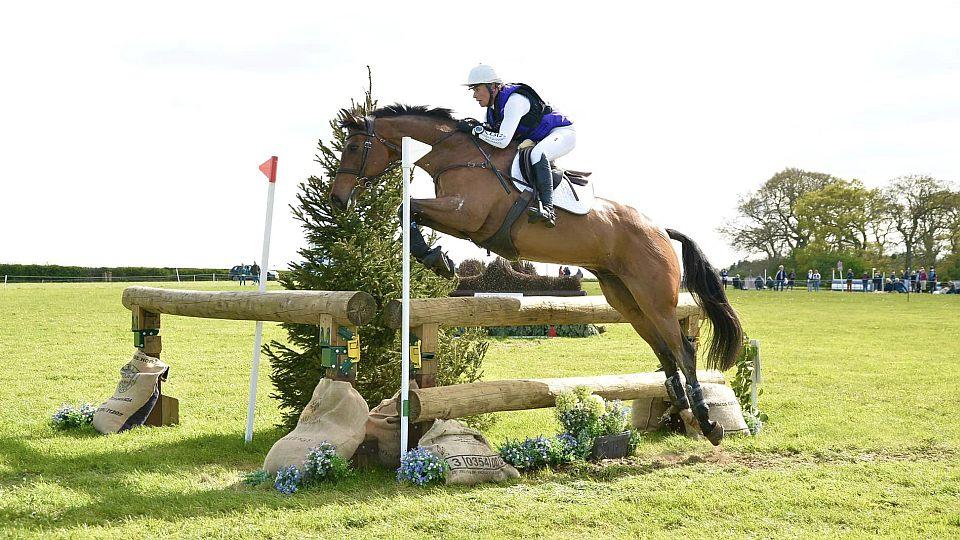 Britská jezdkyně Georgie Campbell nepřežila pád při závodech v Devonu