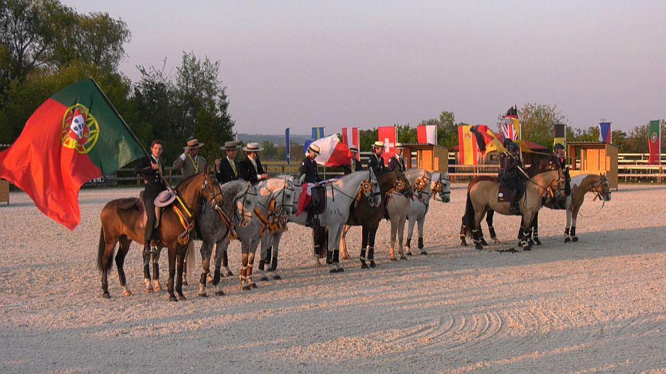 Začalo mistrovství Evropy Working Equitation. Po drezuře vedou Portugalci