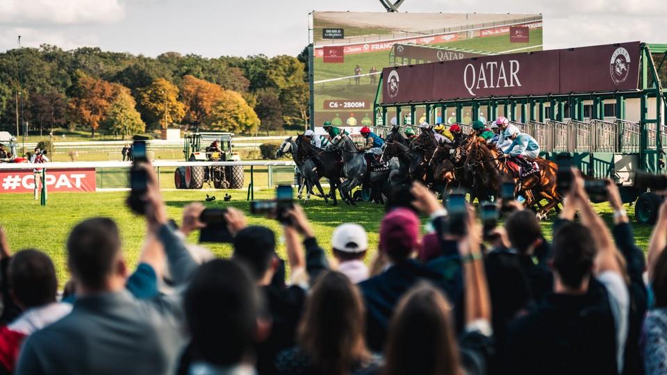 Francouzi přišli se "super nedělí" v Longchamp, má pomoci vítěznému oblouku