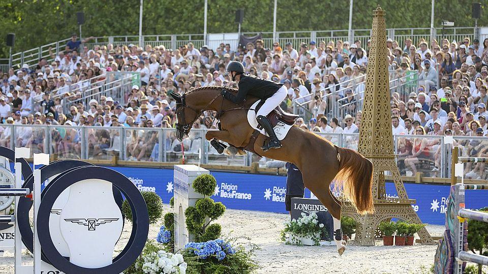 Standing ovation pro Thomase. Belgický závodník ovládl pařížskou Grand Prix