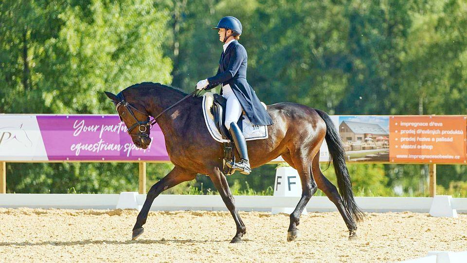 Rakušanka Petra Radner vede hned dvě soutěže při Bohemia Eventing Tour 2025