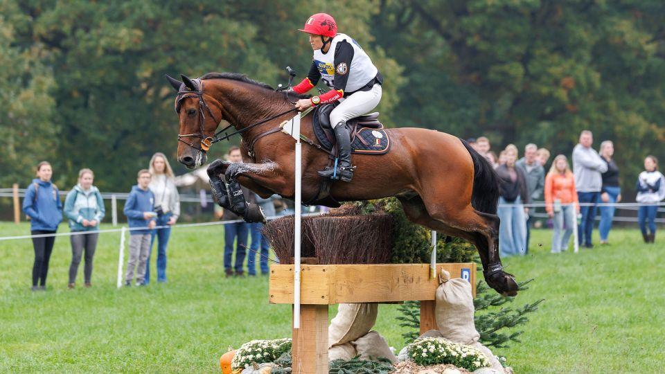 Třicet let na vrcholu. Karin Donckers ustála tragický požár i těžký úraz