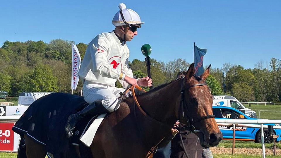 Dino ovládl start-cíl listed v Hannoveru, český hattrick ve Wissembourgu