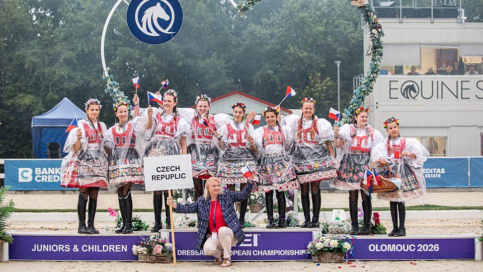 V Olomouci odstartoval šampionát v drezuře. Nechyběli maskoti a dýmovnice