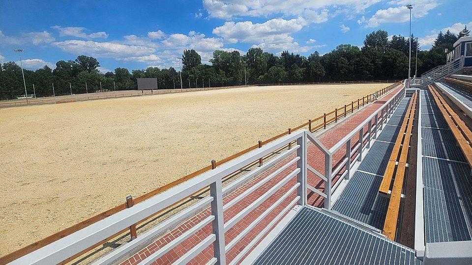 Rekonstrukce kolbiště v Pardubicích skončila. Stála přes 50 milionů korun