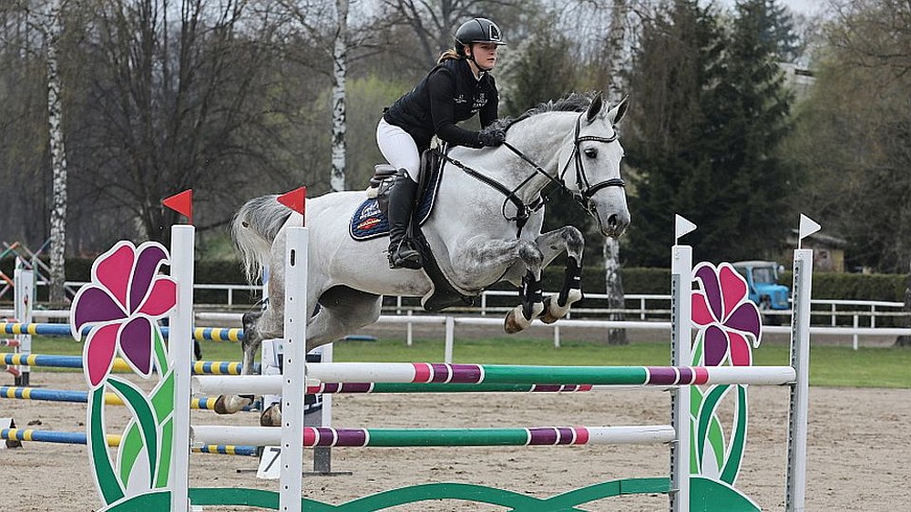Foto: Jaro v Klatovech. Vyhrála Tereza Jakubcová s klisnou Pacific Ice