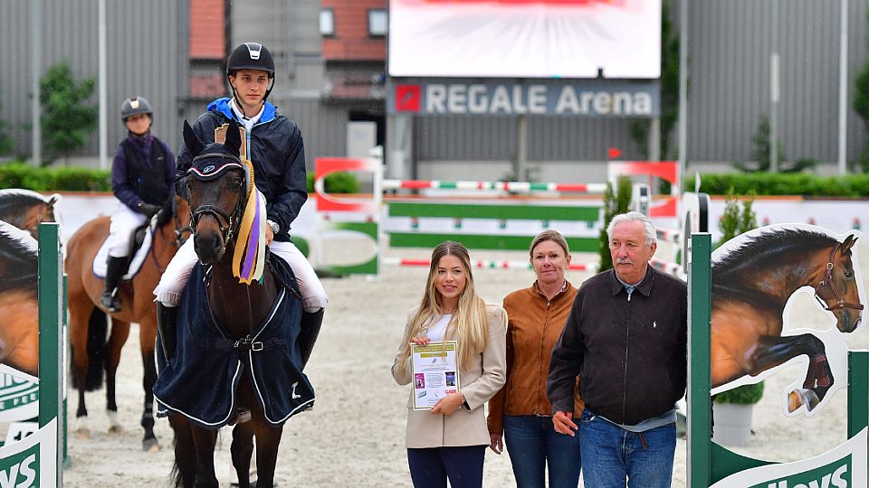 Dohnal byl v Grand Prix při CSI2* v Budapešti jedenáctý. Vyhrál Dömse