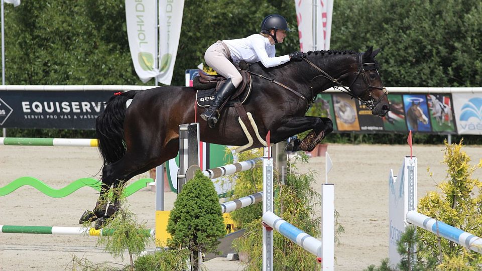 Svobodová první a čtvrtá v ST* při MČR. Deset jezdců U25 má zatím nulu