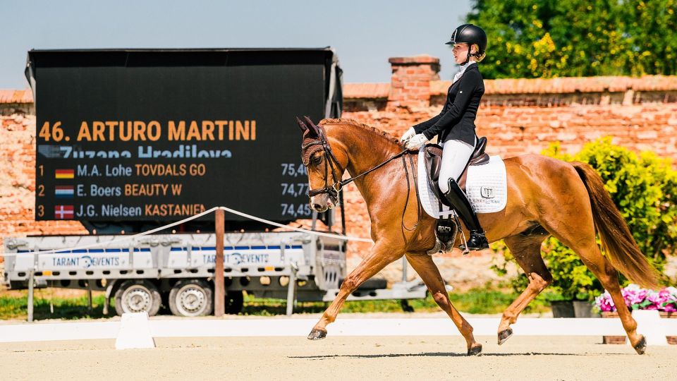 Fotogalerie: Drezurní mistrovství Evropy pony a jízdy českých dvojic