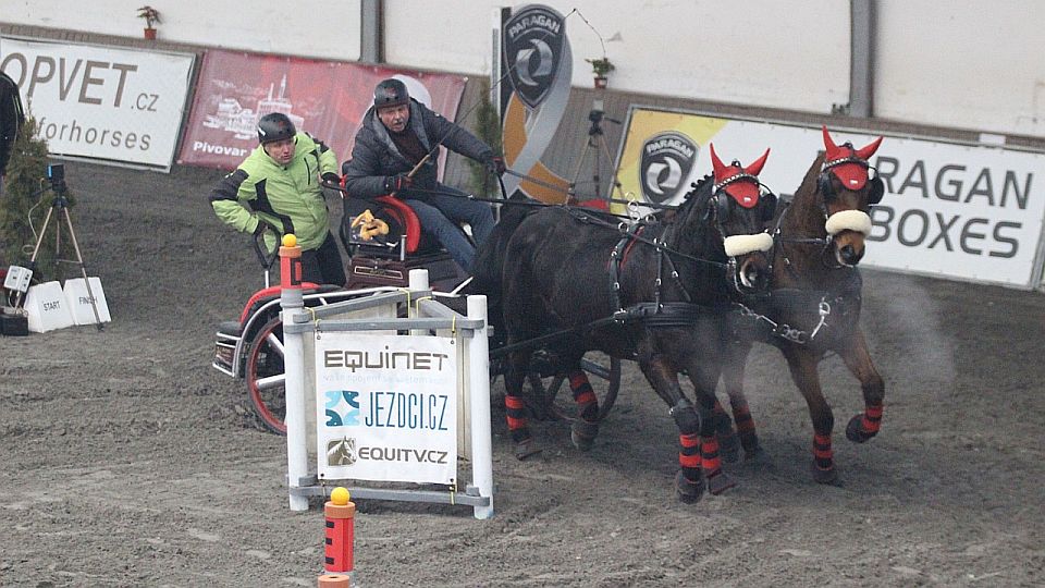 Equinews: Start Zimního poháru vyšel Jiráskovi, Nesvačilovi a Muchové