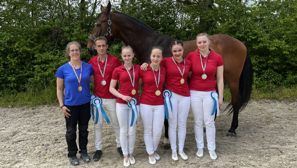 Dva české triumfy na CVI v Kaposvaru. Radovaly se Mazochová a Cábová