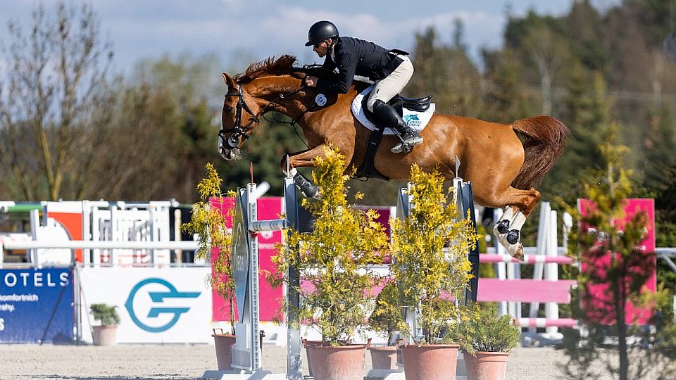 Equinews: První kolo ČSP vyhrál Klus. Prvomájová steeplechase v Lysé