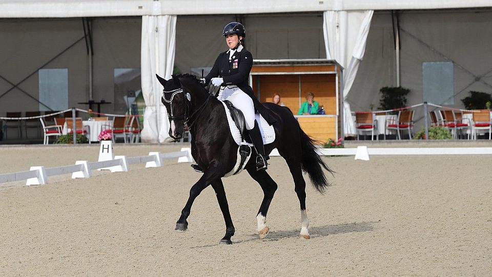 Páteční program MČR v drezuře zahájila soutěž U25. Vyhrála ji Feherová