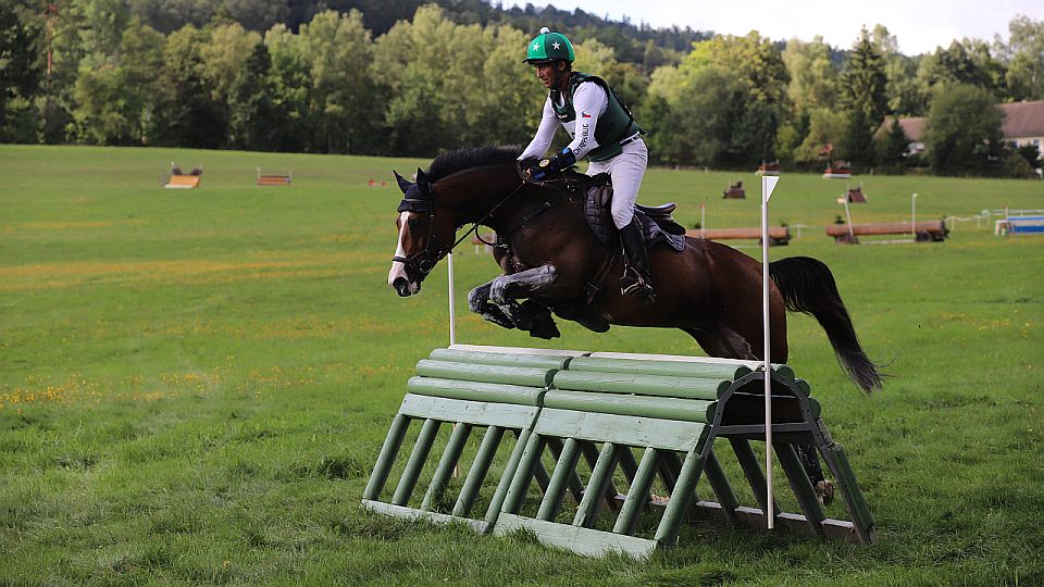 Equinews: Sukdolák vyhrál v Borové. Universe Touch S je šampionkou KMK