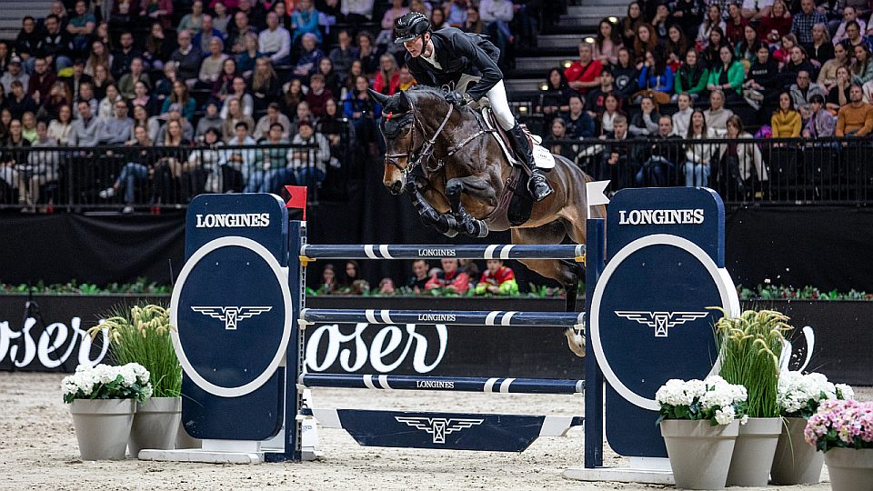 Dlouhán Frank Schuttert vyhrál sobotní Cenu epet při CSI5* v O2 areně