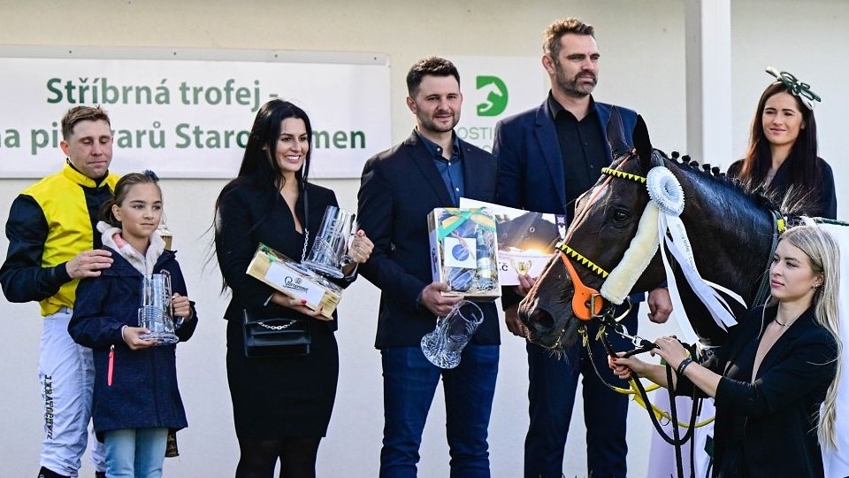Dvě vítězství českých stájí v Pise, na Azurovém pobřeží dvě "stříbra"