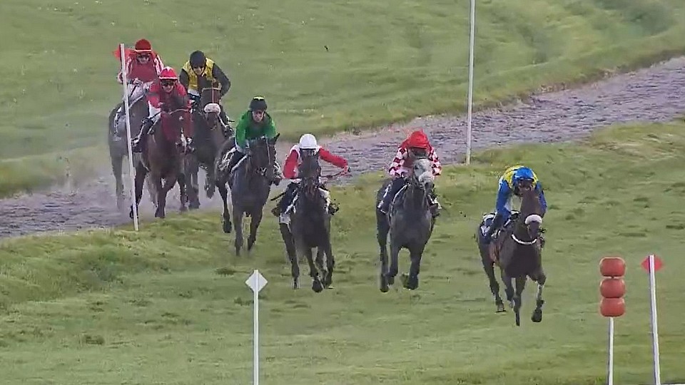 Dvě umístění ve Štrasburku. Gap Pierji finišoval v "grand crossu" šestý
