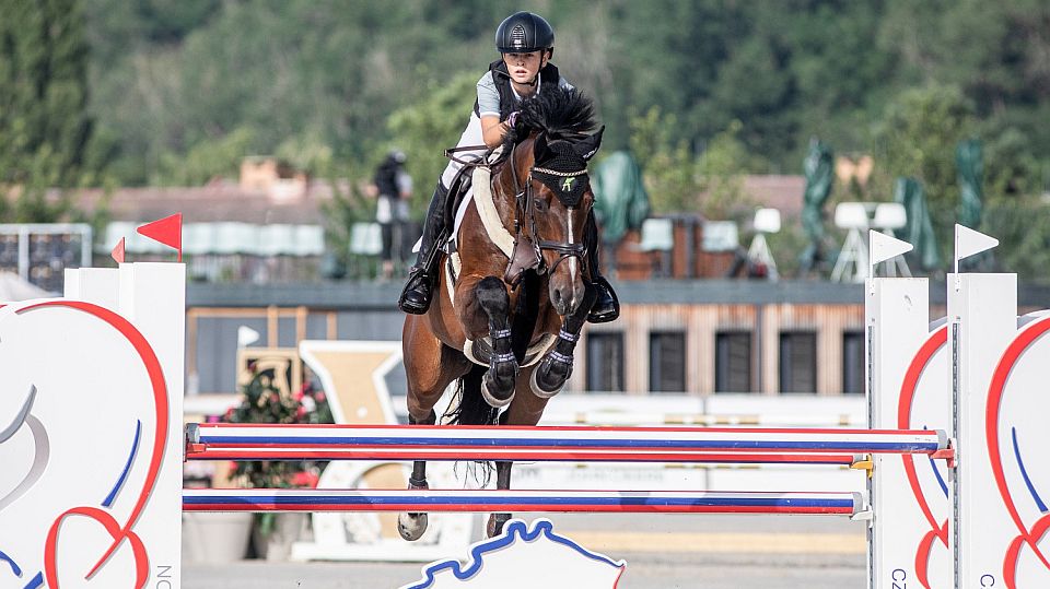 Synové známých jezdců vítězili v soutěžích CSI1* při Prague Cupu v Chuchli