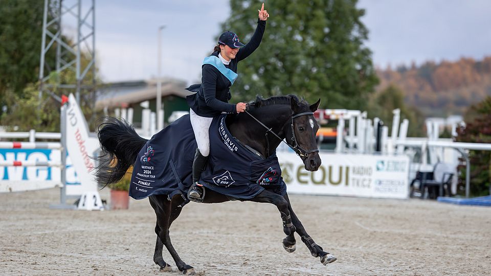 Sobotní ST** v Martinicích vyhrál Papoušek. Štvánová ovládla Amateur Tour