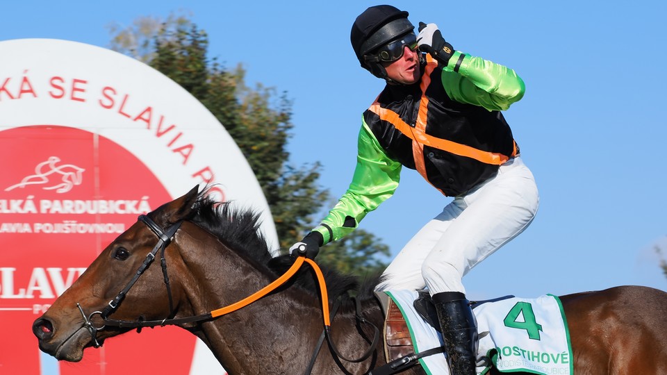 Zimní královnou je Miss of Change, překážkové double Petra Foreta