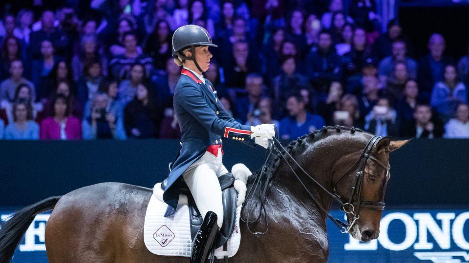 Respektuji rozhodnutí FEI, říká suspendovaná šampionka Charlotte Dujardin