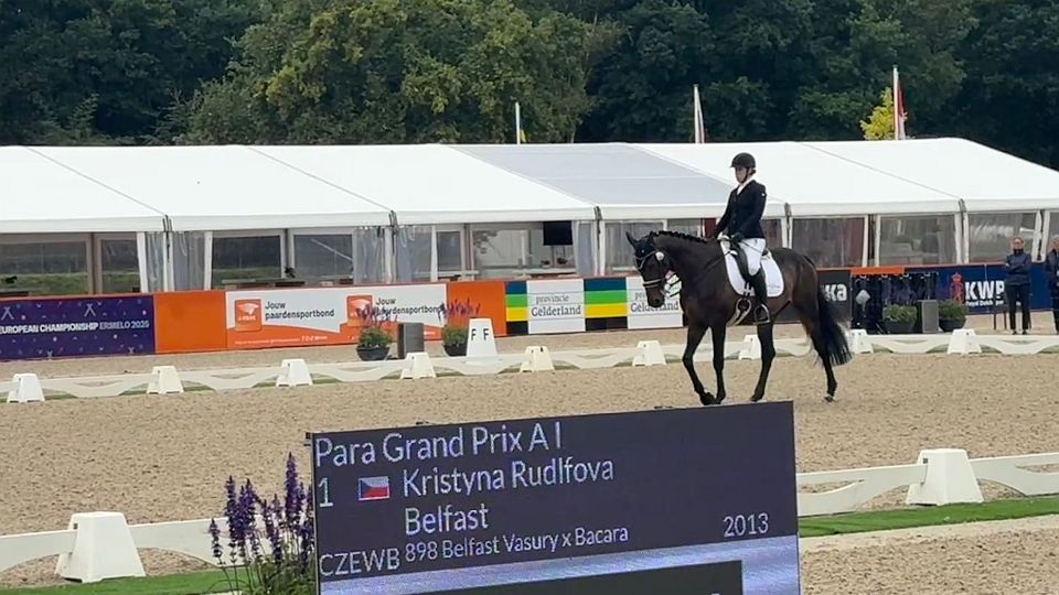 Lochovská pokračuje do finále ME v paradrezuře, Rudolfová devátá