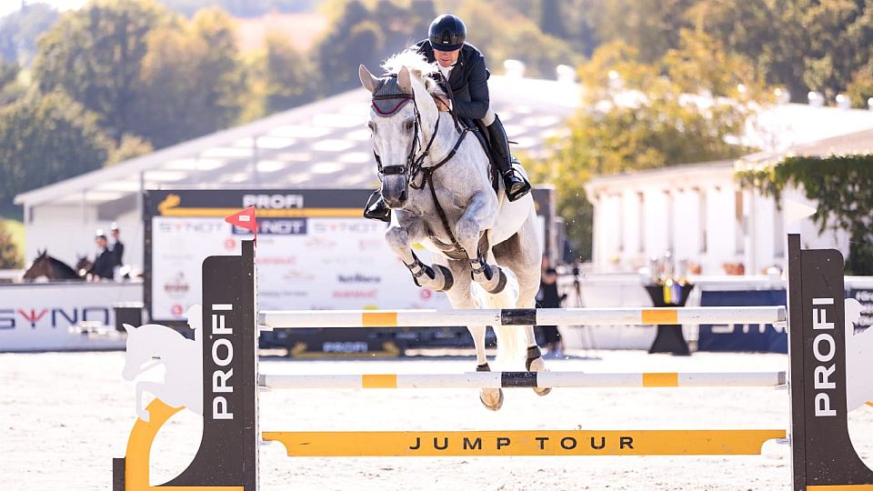 Ve finále Profi Jump Tour 2025 kraloval Ondřej Zvára s valachem Ice Age B