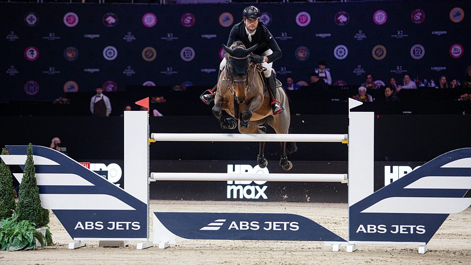 Demirsoy podruhé triumfoval v O2 areně. Vyhrál Grand Prix CSI2* Mennyacht