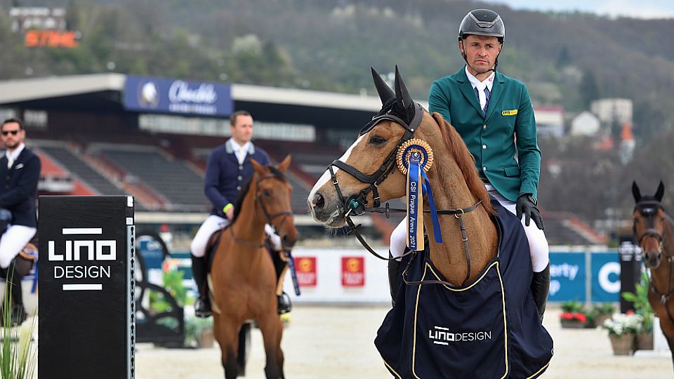 Nedostižný Skrzyczynski při CSIYH. V Chuchli sedlal valacha Kentuckyho