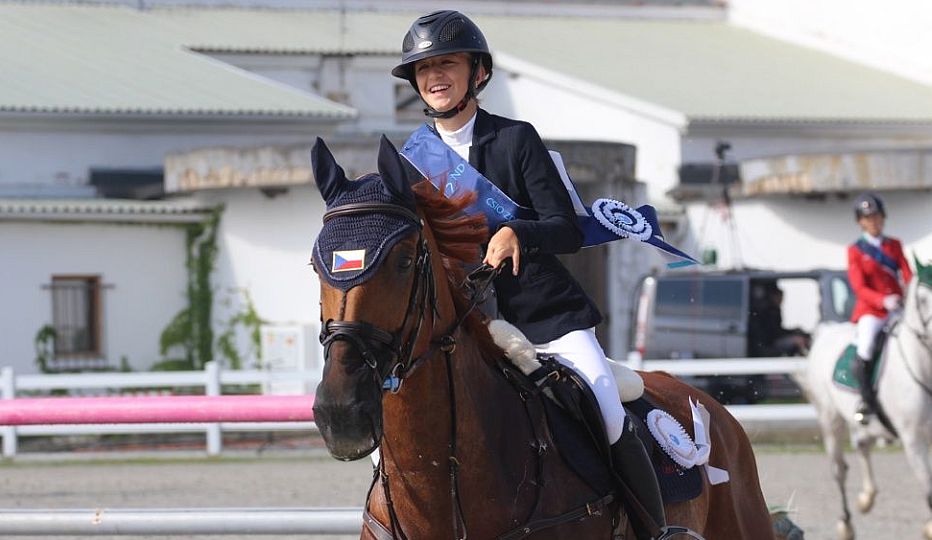 Laura Najmanová druhá v GP dětí CSIO Zduchovice. Kristina Vítek čtvrtá