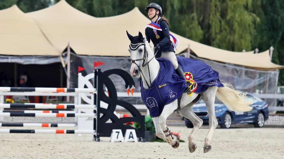 Benešová má zlato z MČR dětí. S Grace Federicou byla jediná bezchybná